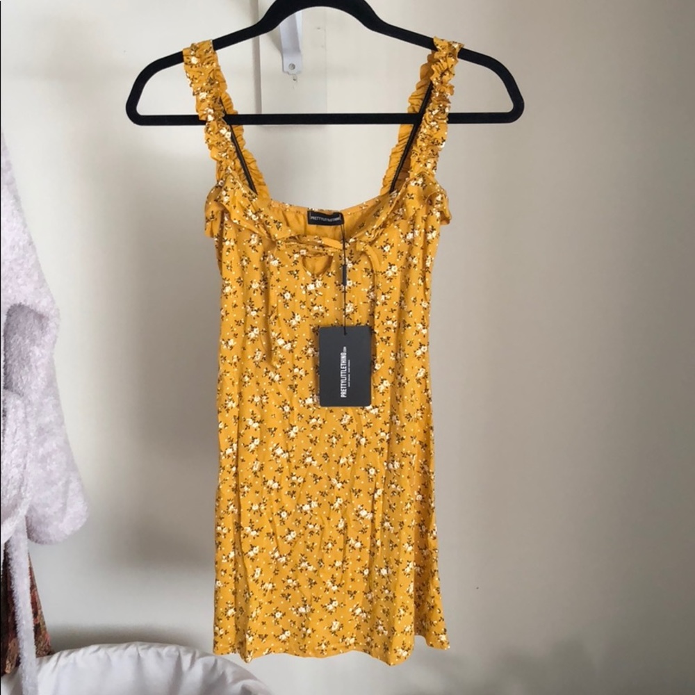 Pretty Little Thing Mustard Floral Dress